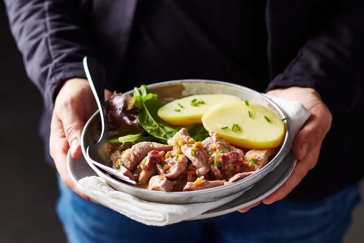 Poulet au Vin Rouge - Recette - Les Commis
