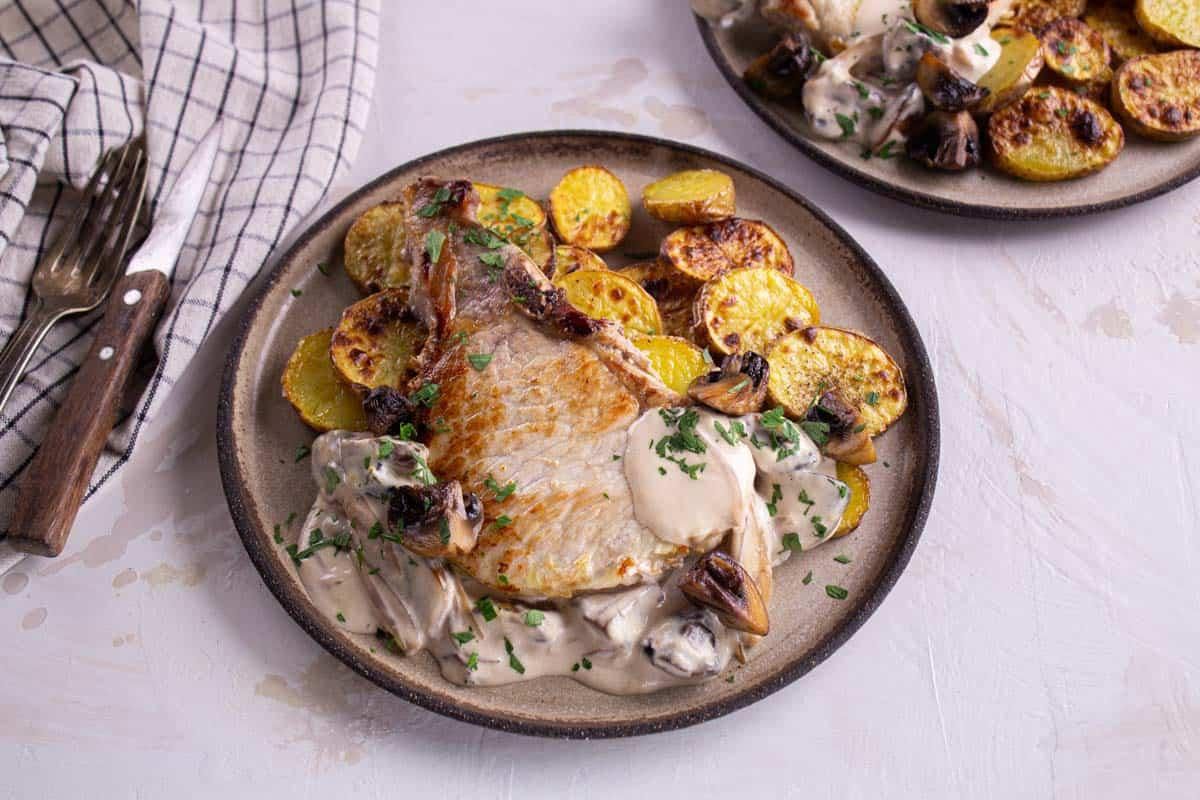 Côtes de Porc & Crème aux Champignons - Recette - Les Commis