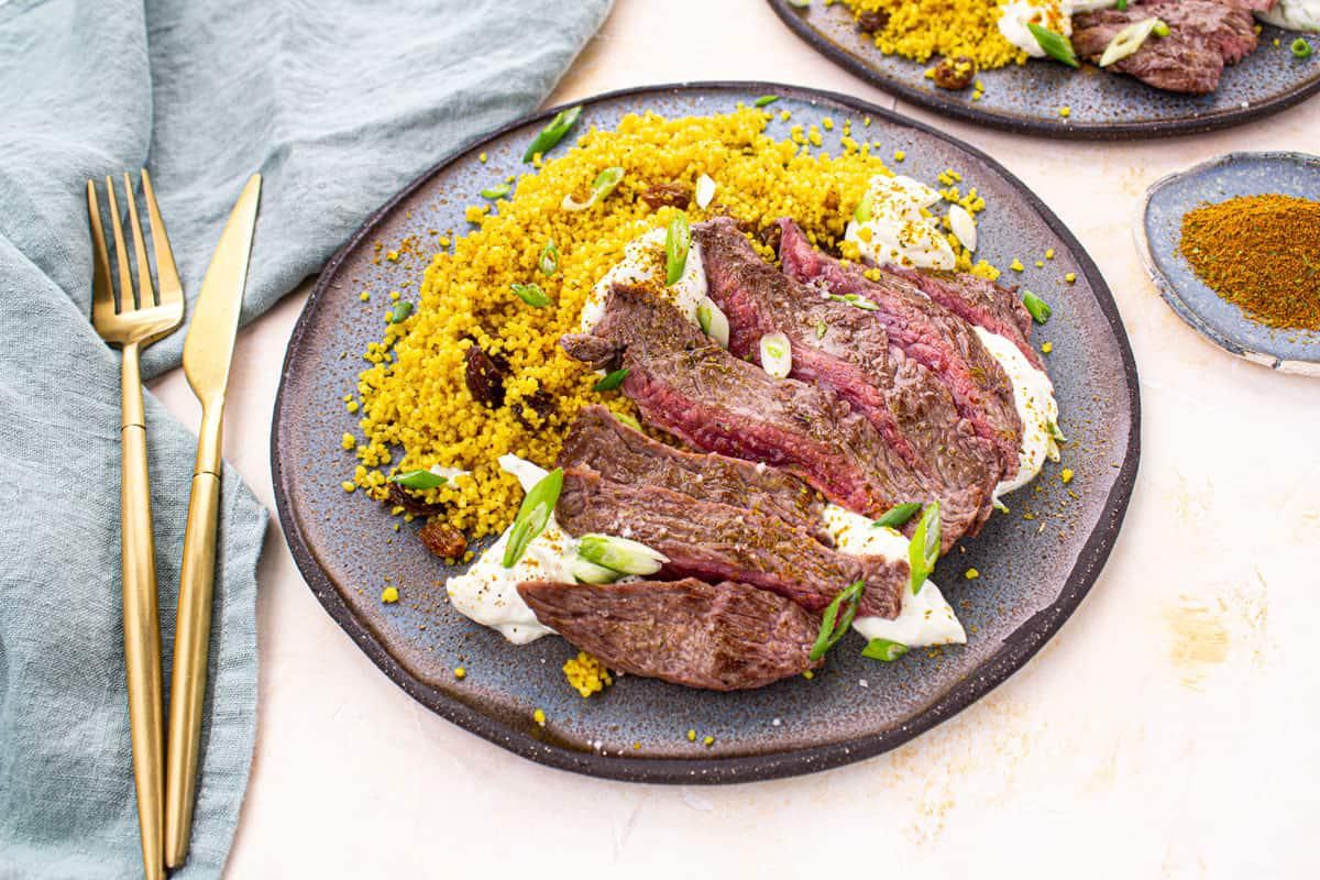 Steak de Bœuf Aubrac & Semoule Safranée - Recette - Les Commis